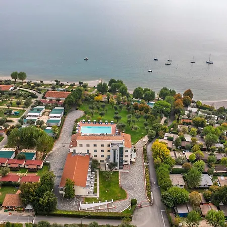 Paradiso Hotel 4*